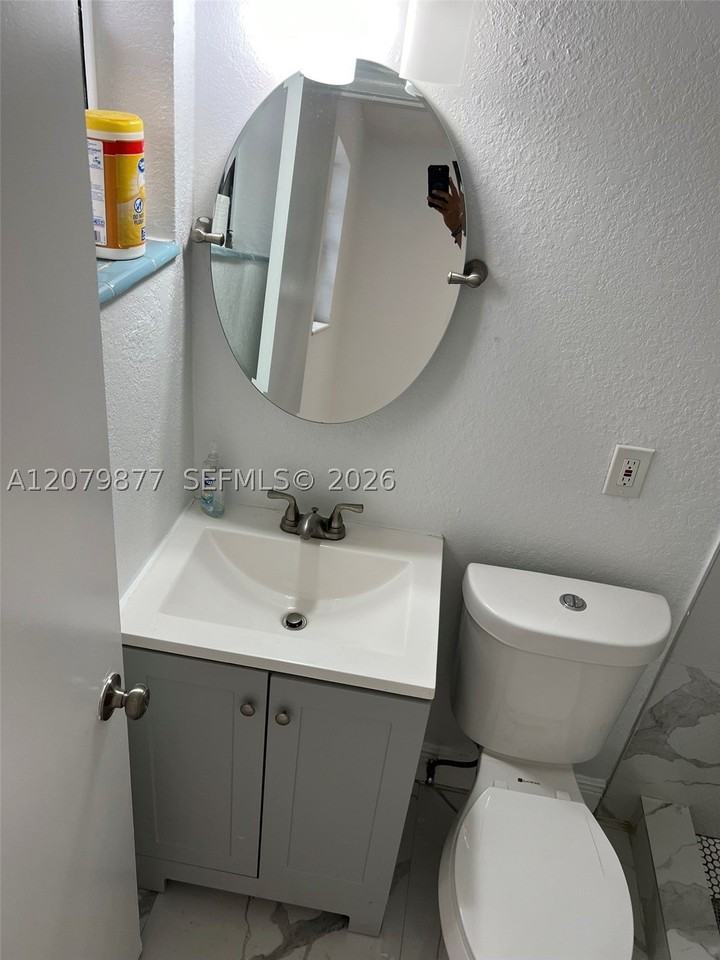 4421 Nw 33rd St #0 - Photo 6 of 27