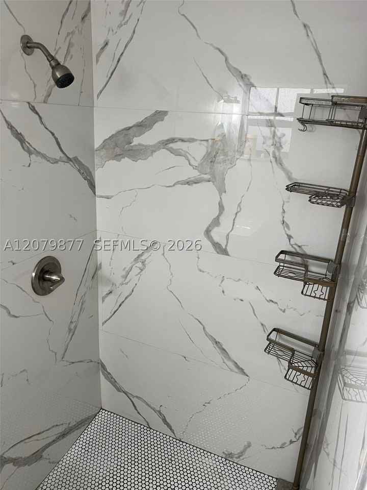 4421 Nw 33rd St #0 - Photo 7 of 27