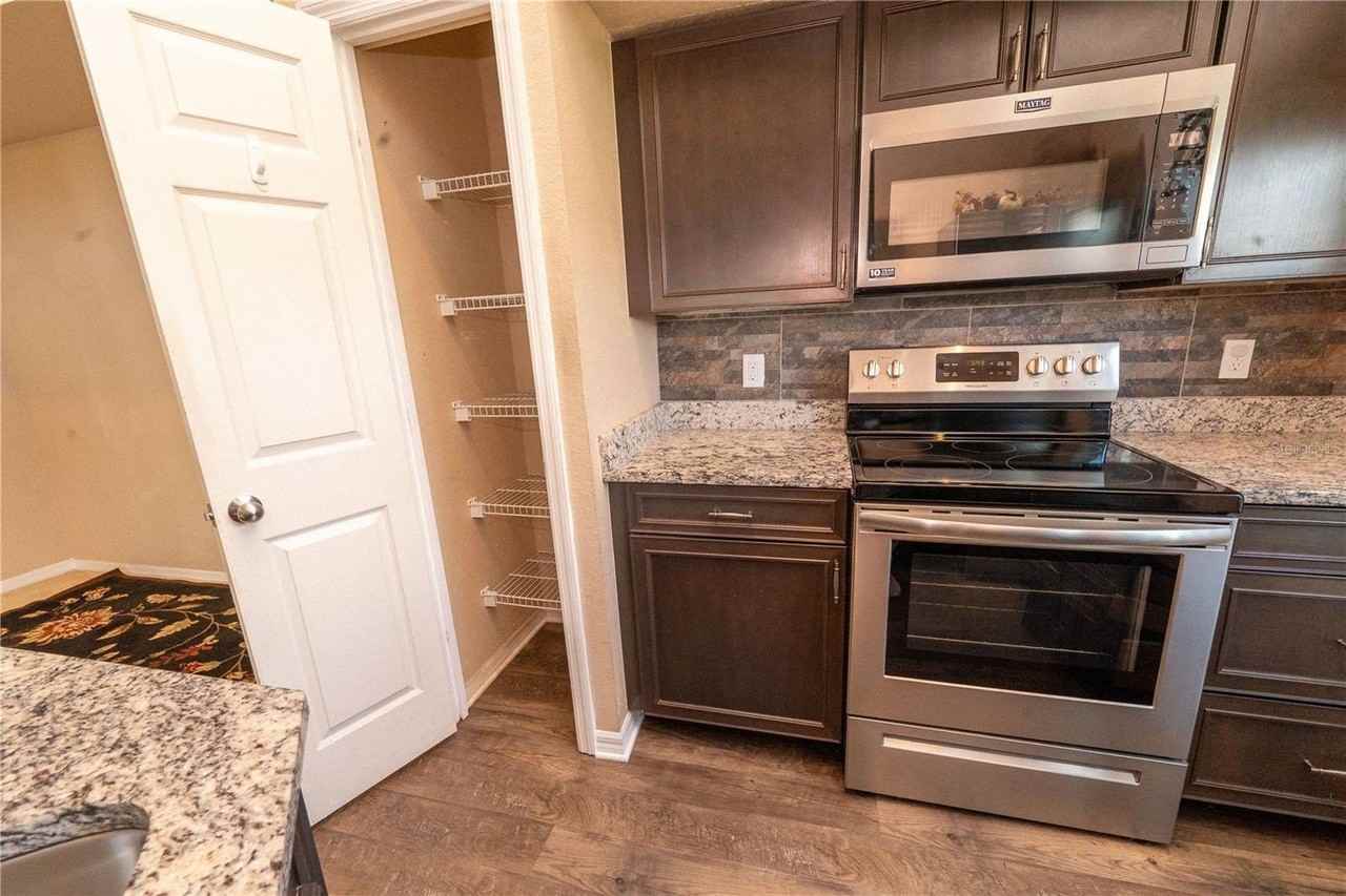 5511 Rosehill Rd #203 - Photo 7 of 27