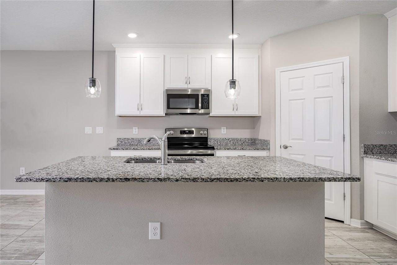 5528 Tripoli Dr - Photo 3 of 31