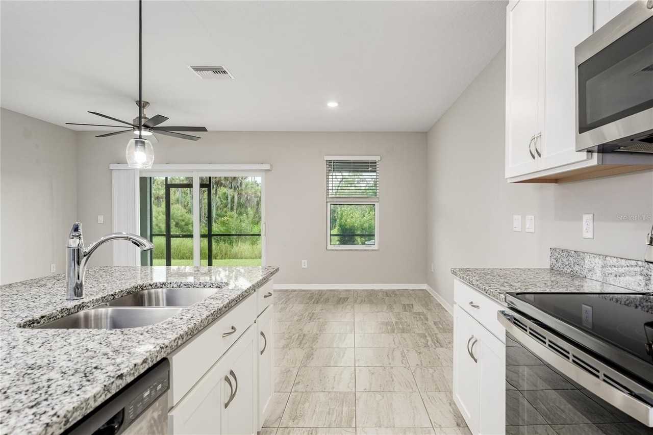 5528 Tripoli Dr - Photo 4 of 31