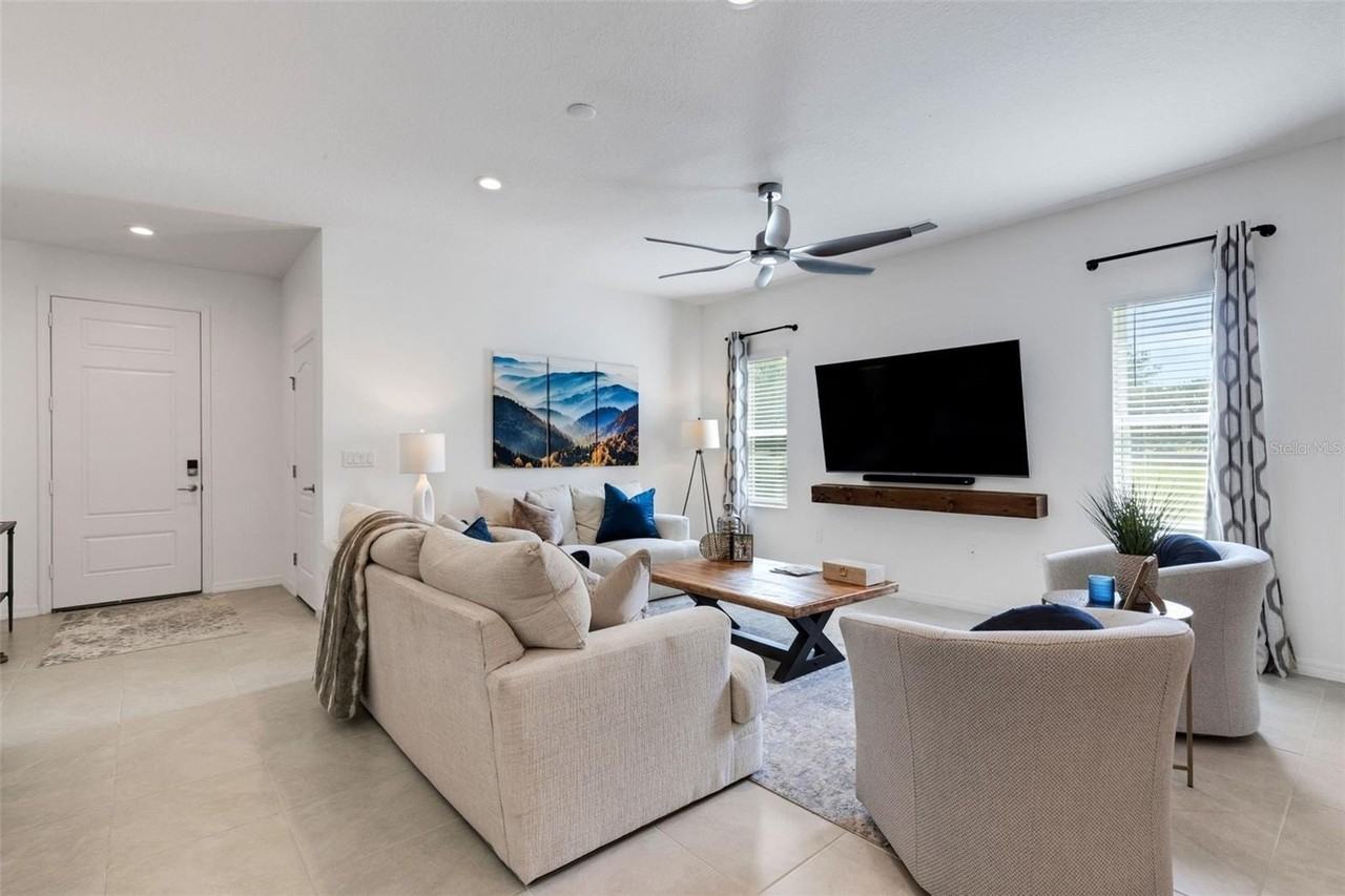 8403 Canyon Creek Trl - Photo 2 of 24