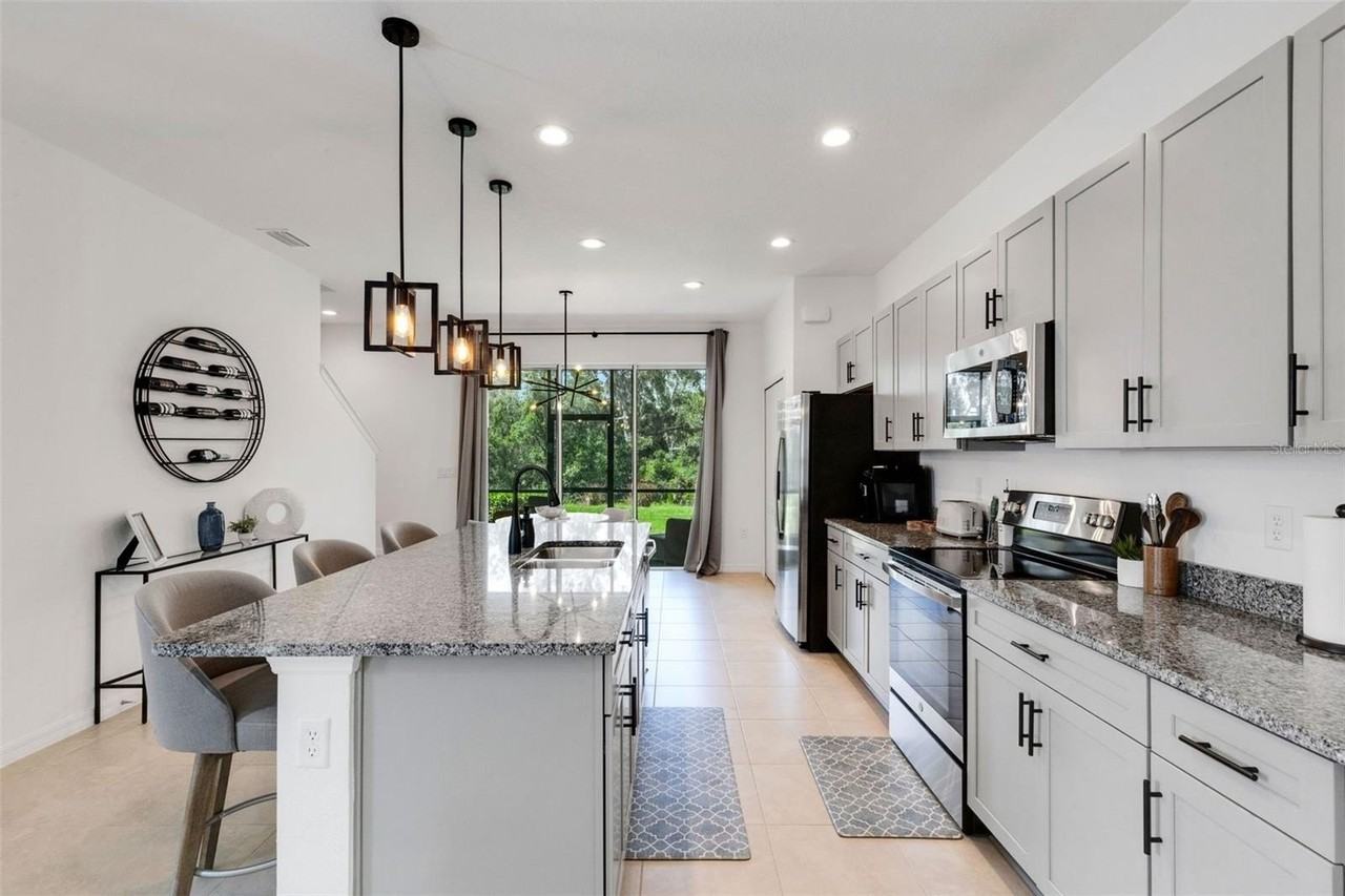 8403 Canyon Creek Trl - Photo 6 of 24