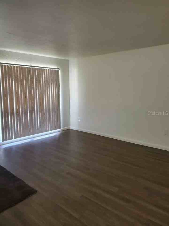 3233 Se 22nd Pl - Photo 6 of 16
