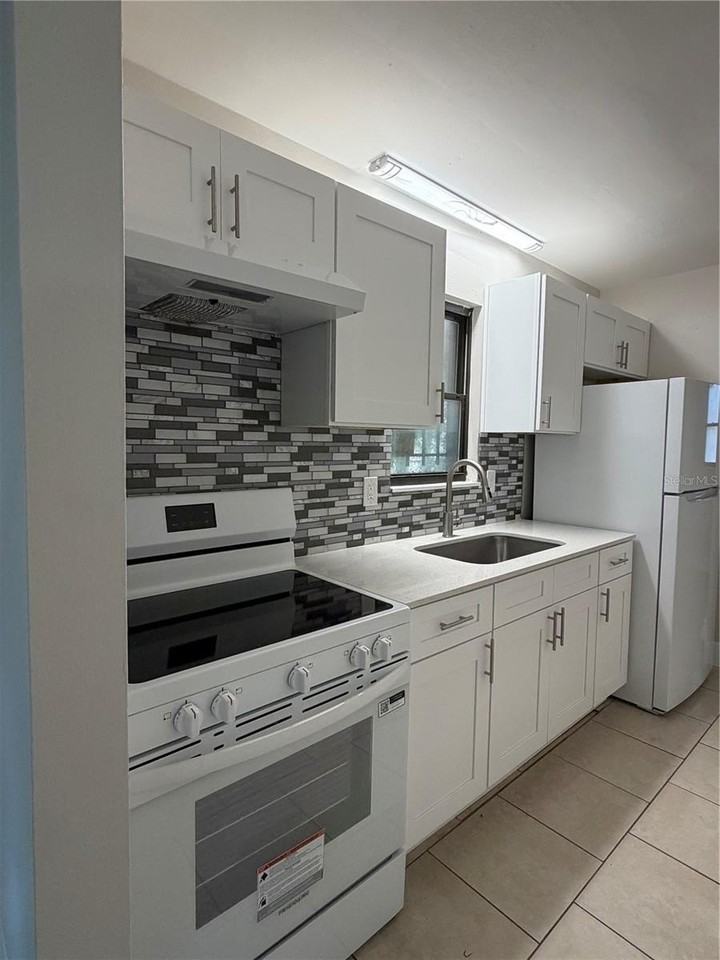 2520 John Bruce Ave - Photo 6 of 48