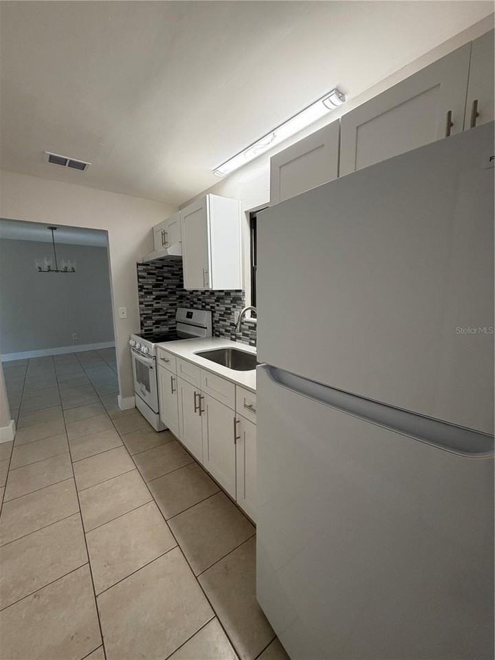 2520 John Bruce Ave - Photo 7 of 48