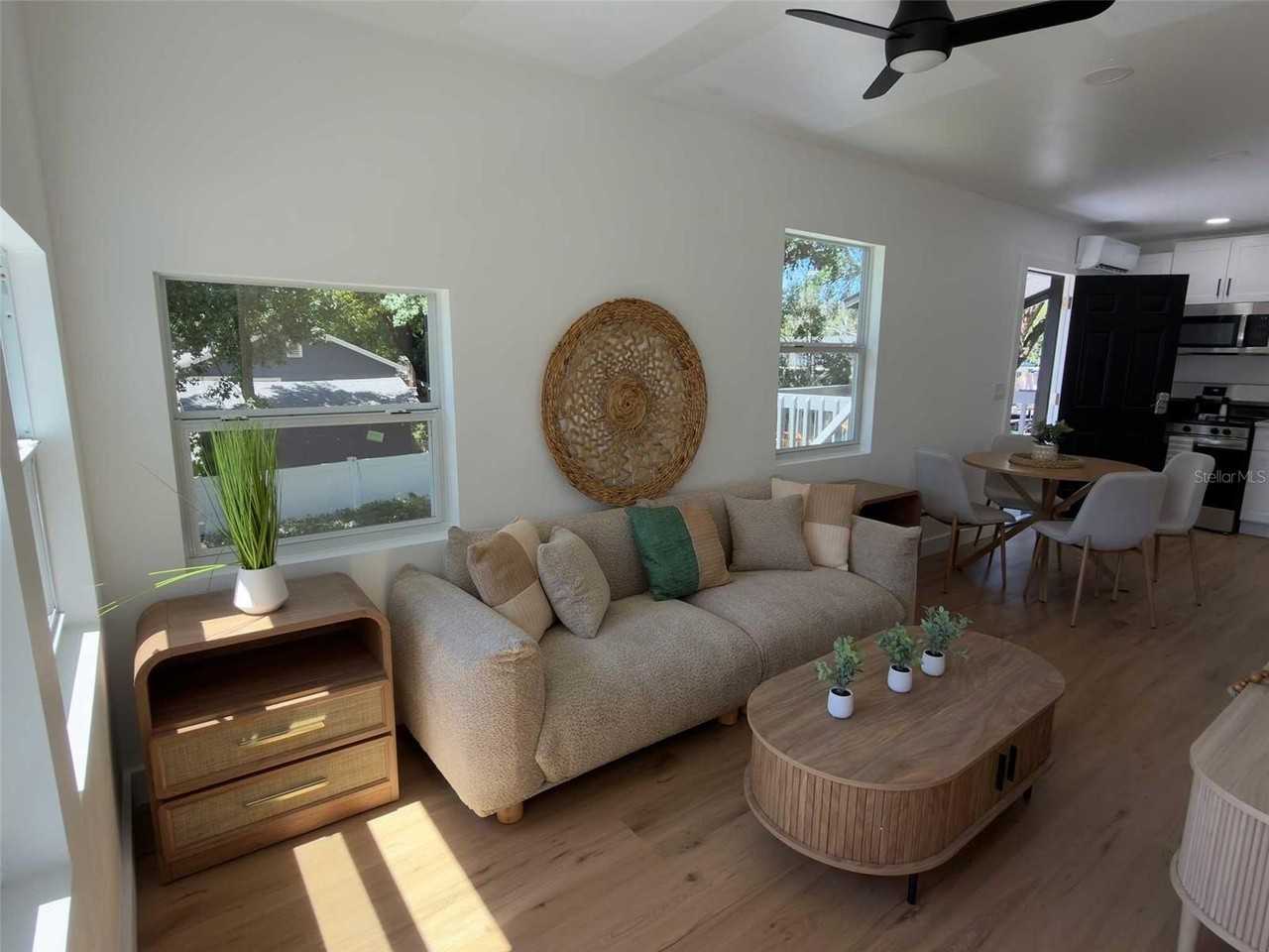 612 N Hampton Ave - Photo 6 of 23