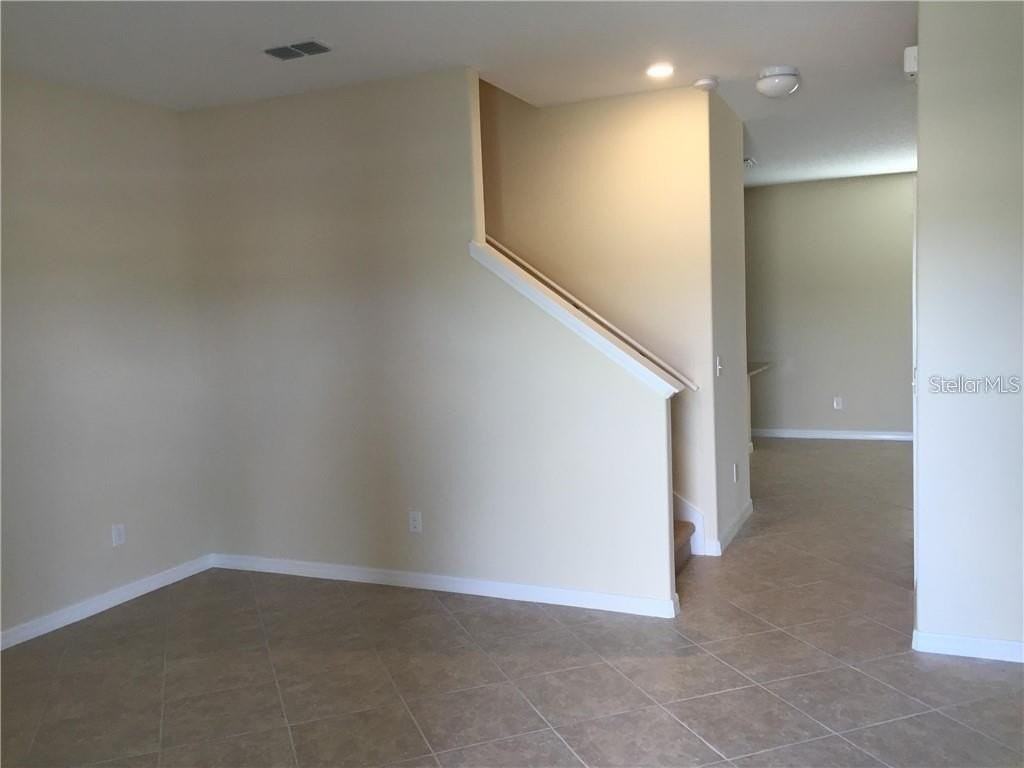 13048 Garridan Ave - Photo 3 of 25