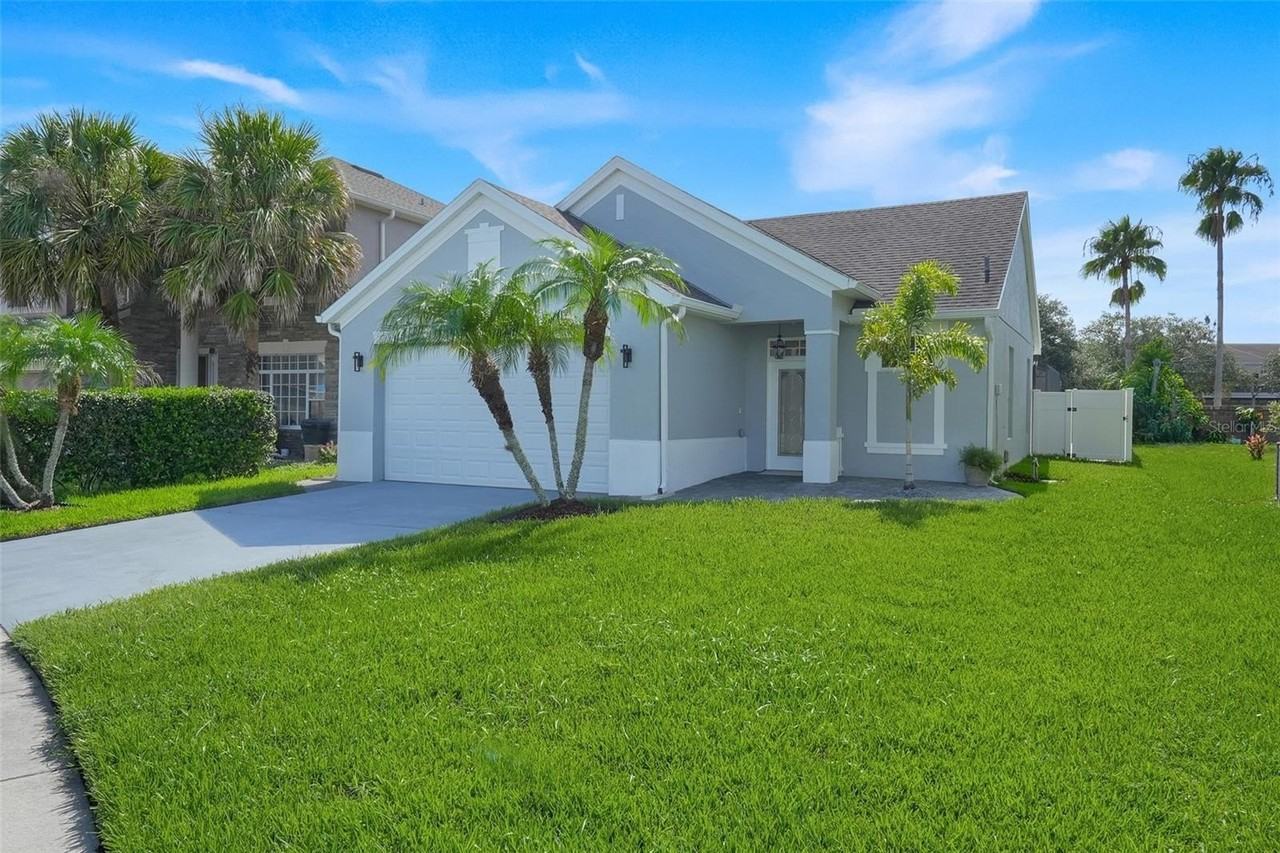 1420 Sun Meadow Dr - Photo 3 of 32