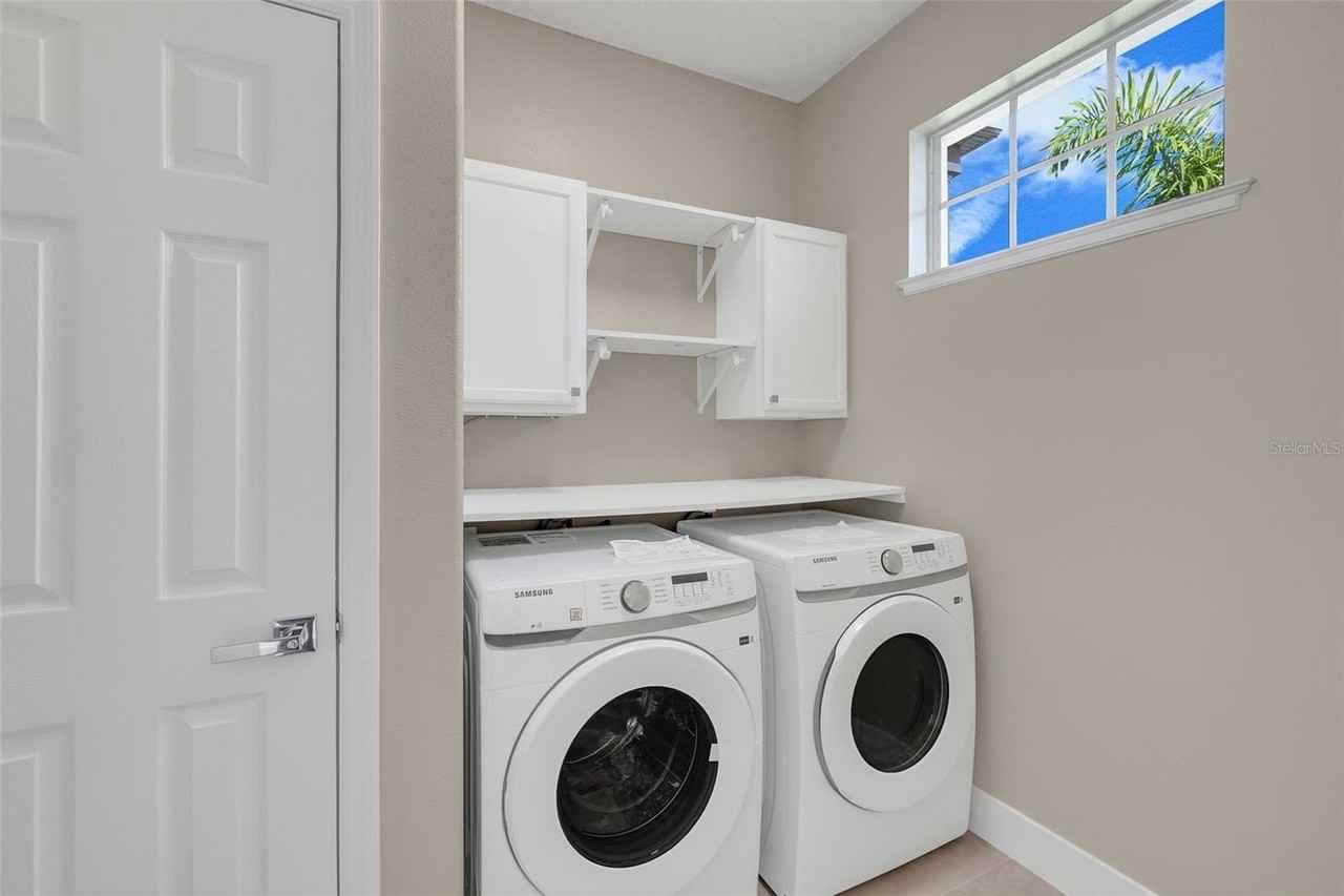 1420 Sun Meadow Dr - Photo 7 of 32