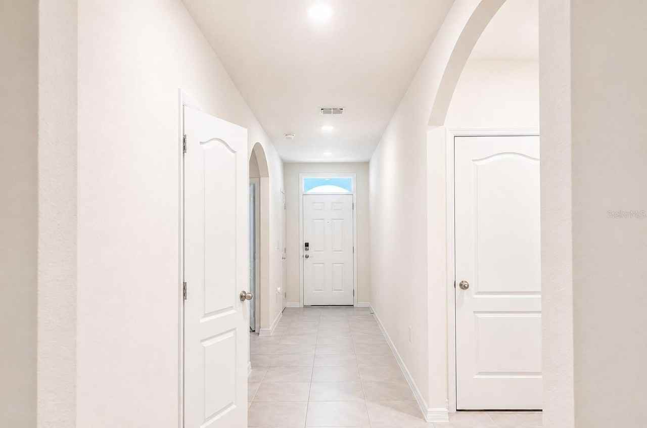 2132 Silver Brook Way - Photo 3 of 23