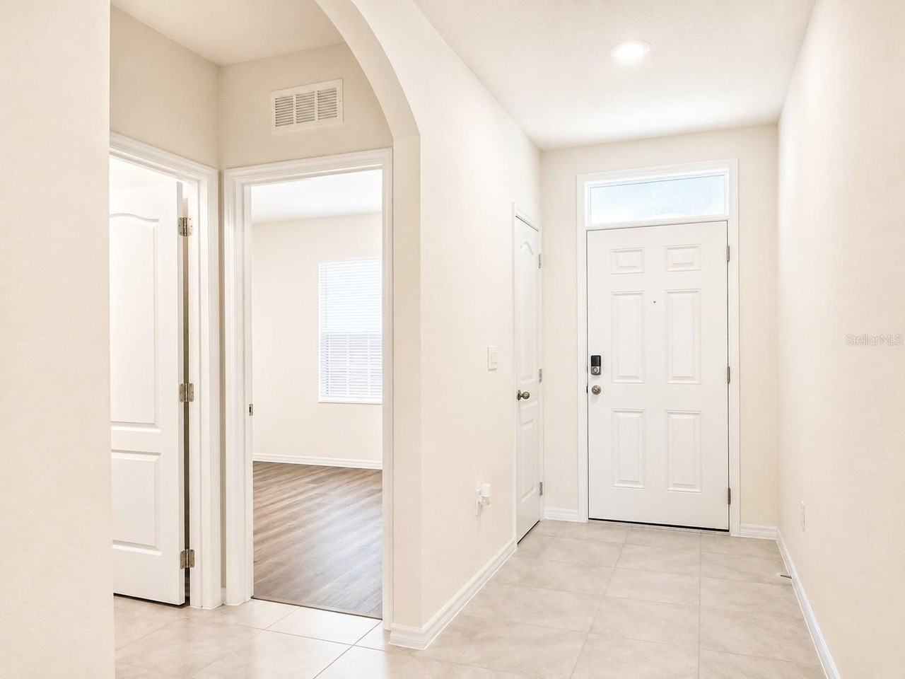 2132 Silver Brook Way - Photo 4 of 23