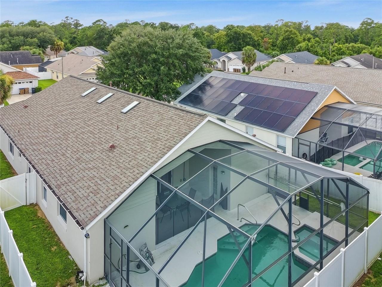 8105 Santee Dr - Photo 3 of 45