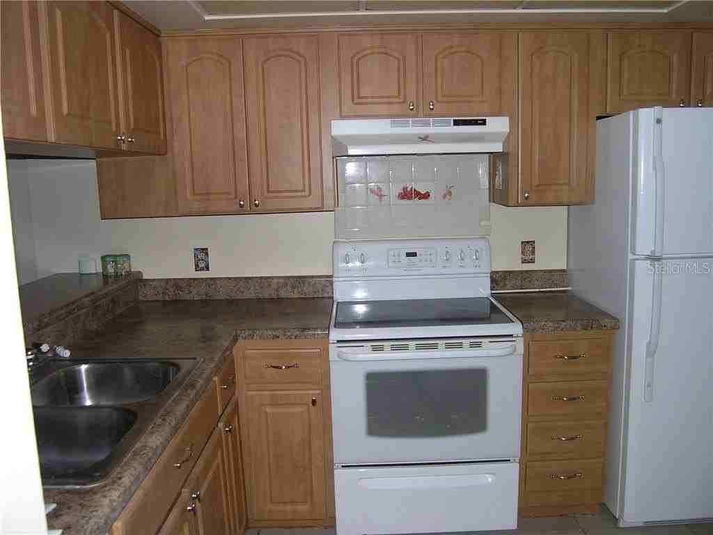 2051 Sunset Grove Ln - Photo 3 of 13