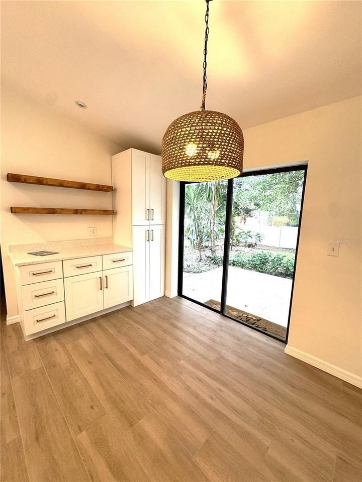 217 S Spring Blvd - Photo 6 of 21