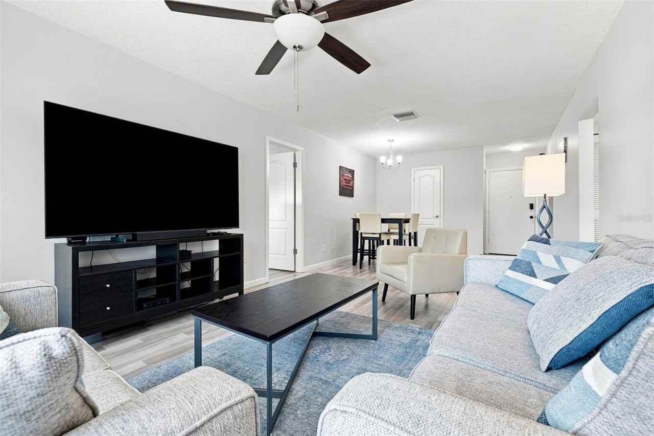 4606 W Gray St #301 - Photo 6 of 25
