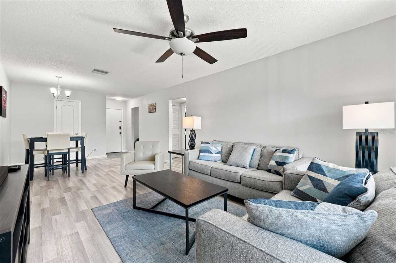 4606 W Gray St #301 - Photo 7 of 25