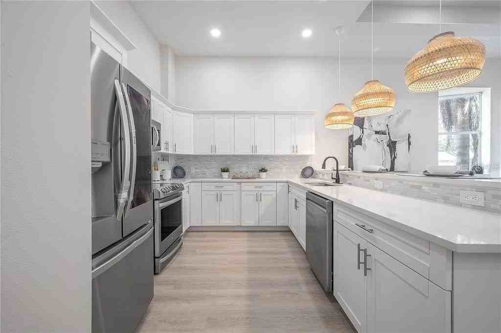 9417 Citrus Glen Pl - Photo 3 of 18
