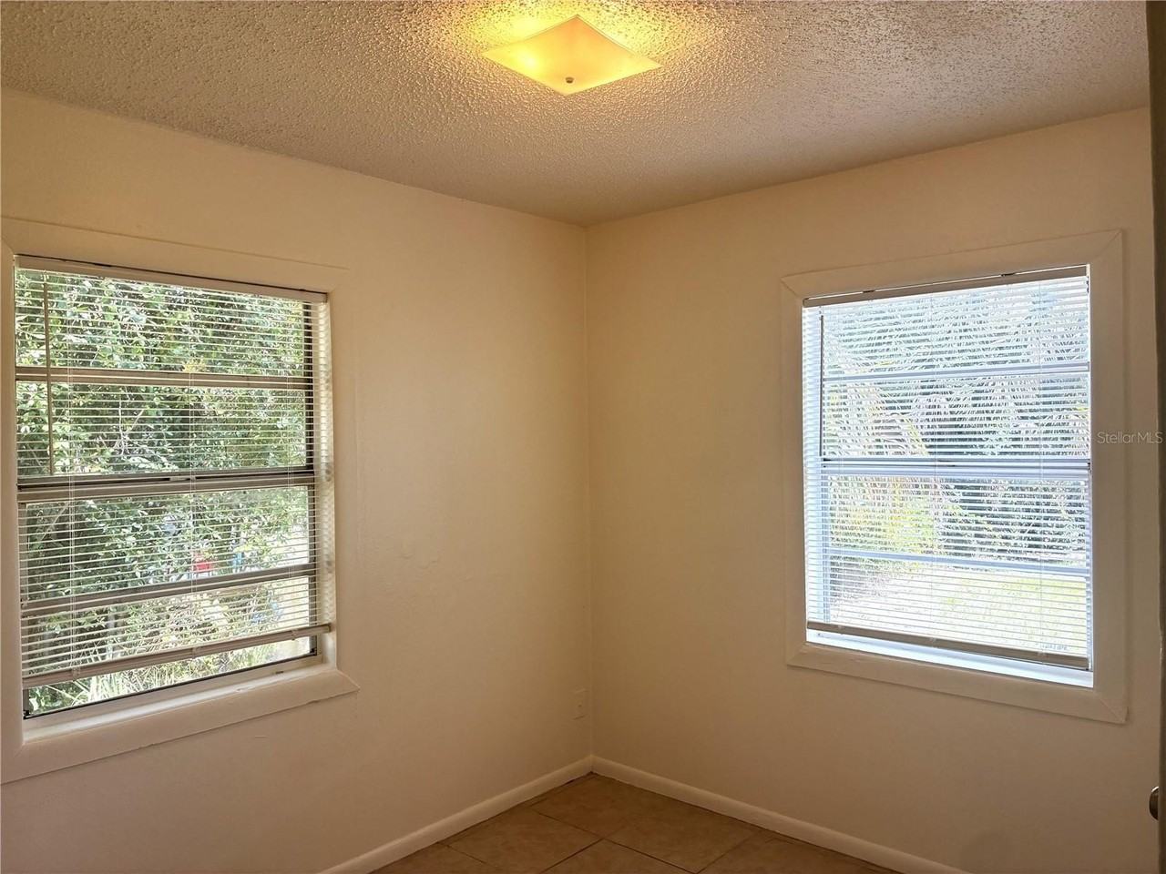 3605 E 28th Ave - Photo 6 of 13
