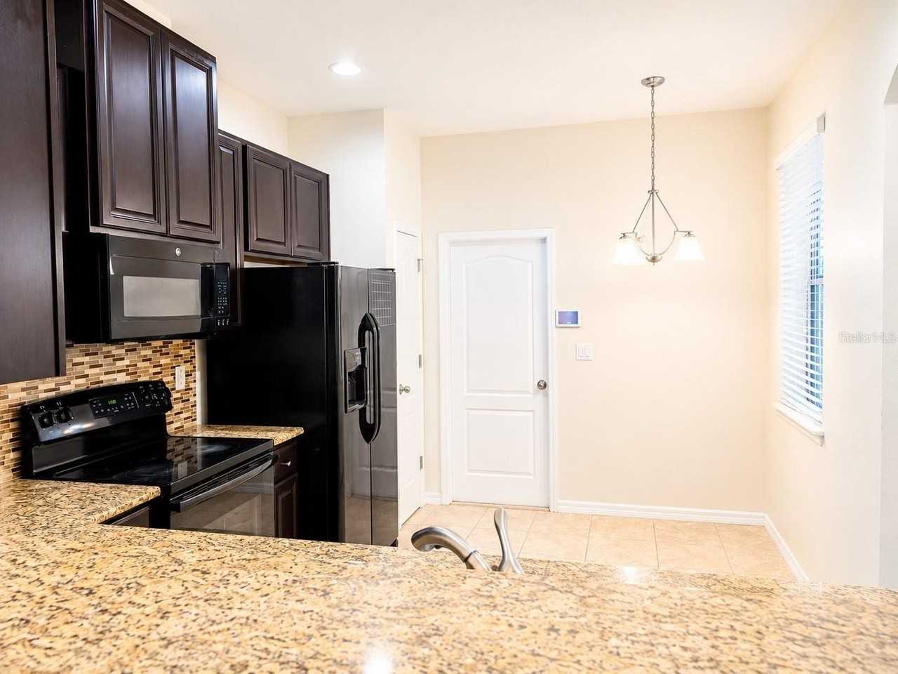 2119 Lennox Dale Ln - Photo 6 of 20