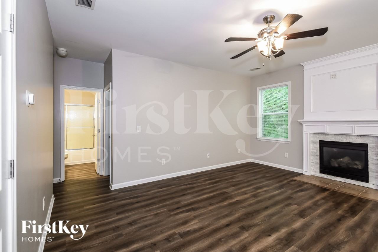 3835 Green Ridge Ct - Photo 4 of 19