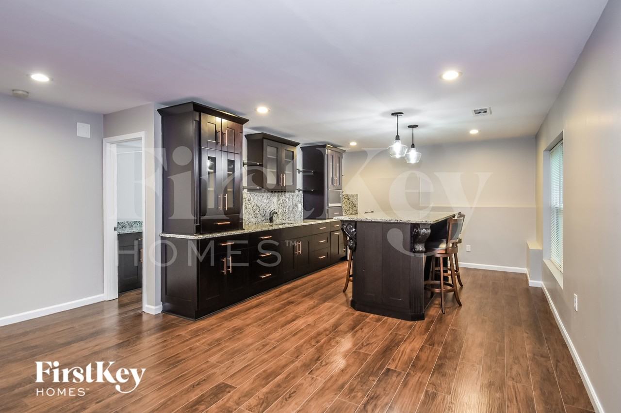 3835 Green Ridge Ct - Photo 7 of 19