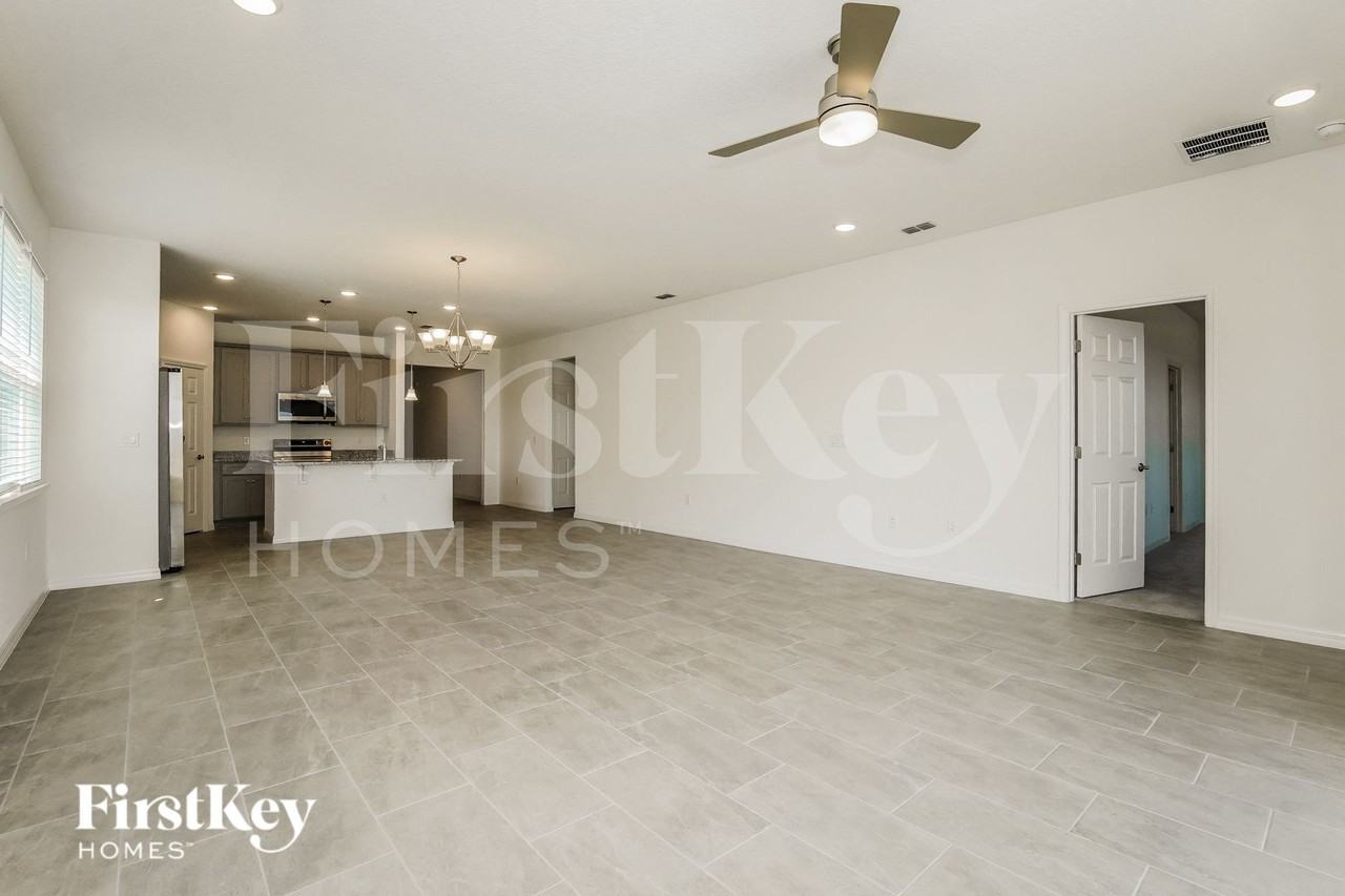 1229 Spokane Pt - Photo 4 of 15