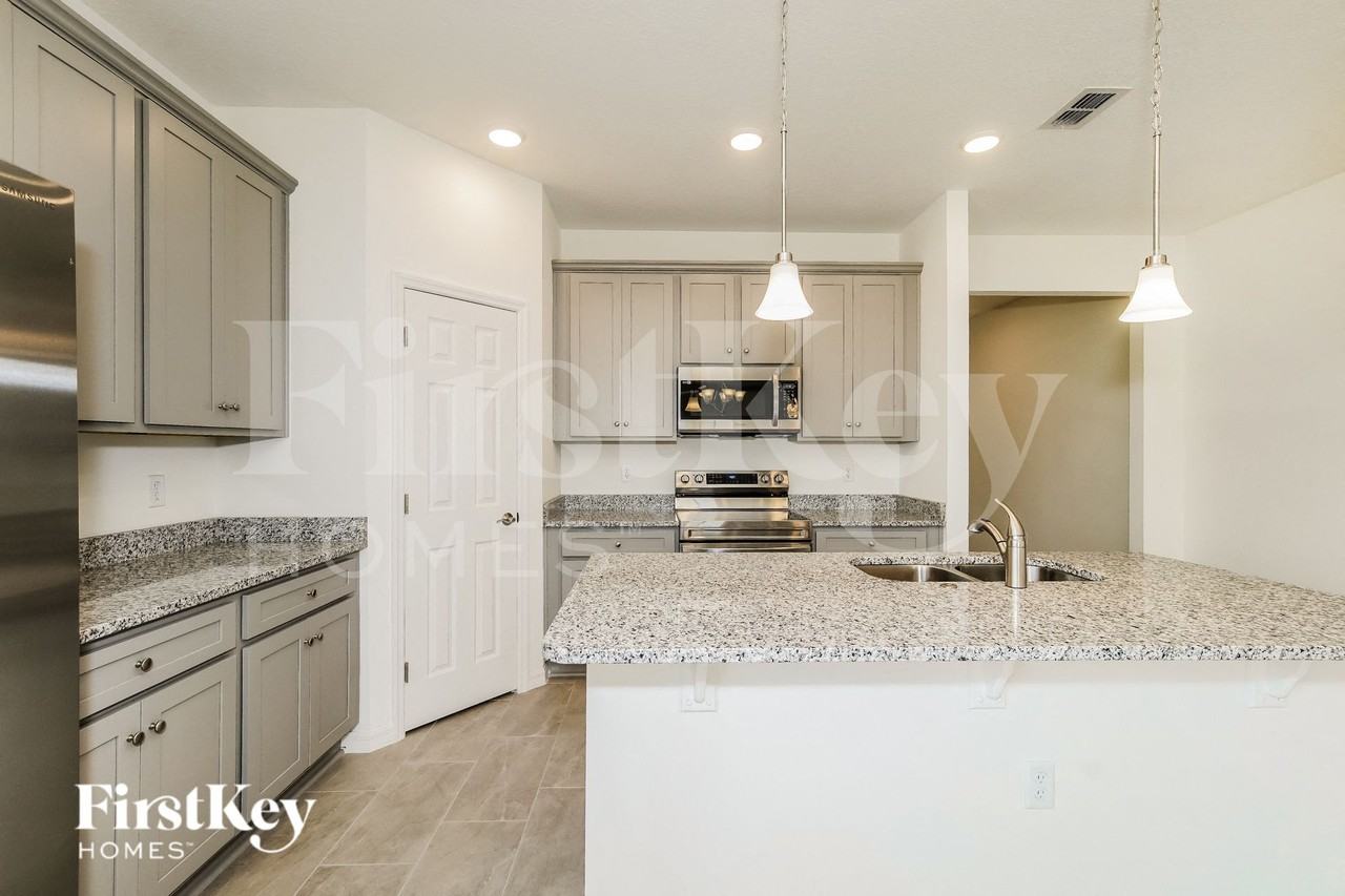 1229 Spokane Pt - Photo 6 of 15