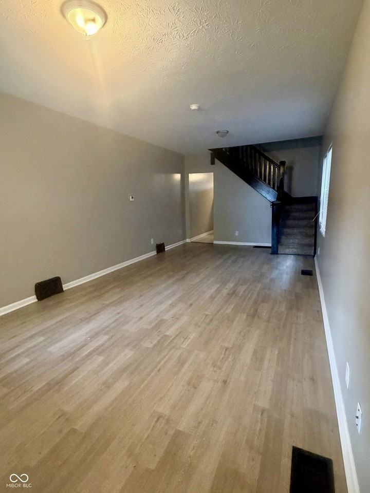 316 Eastern Ave - Photo 2 of 9
