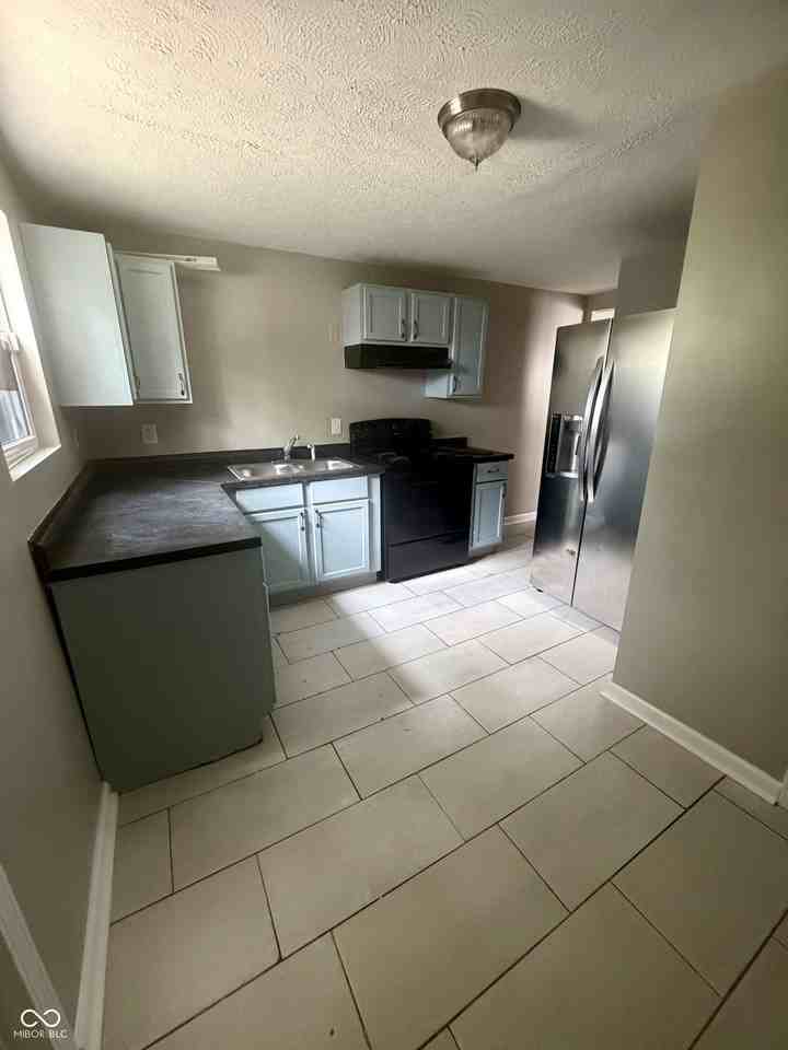 316 Eastern Ave - Photo 3 of 9