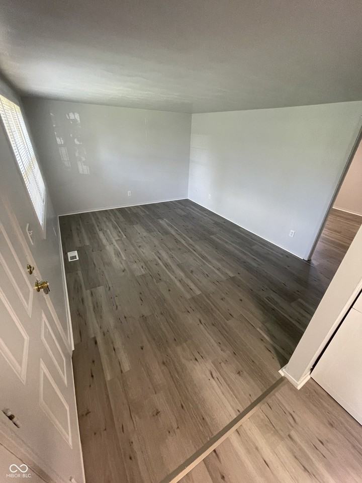 900 Sloan St #C - Photo 2 of 11