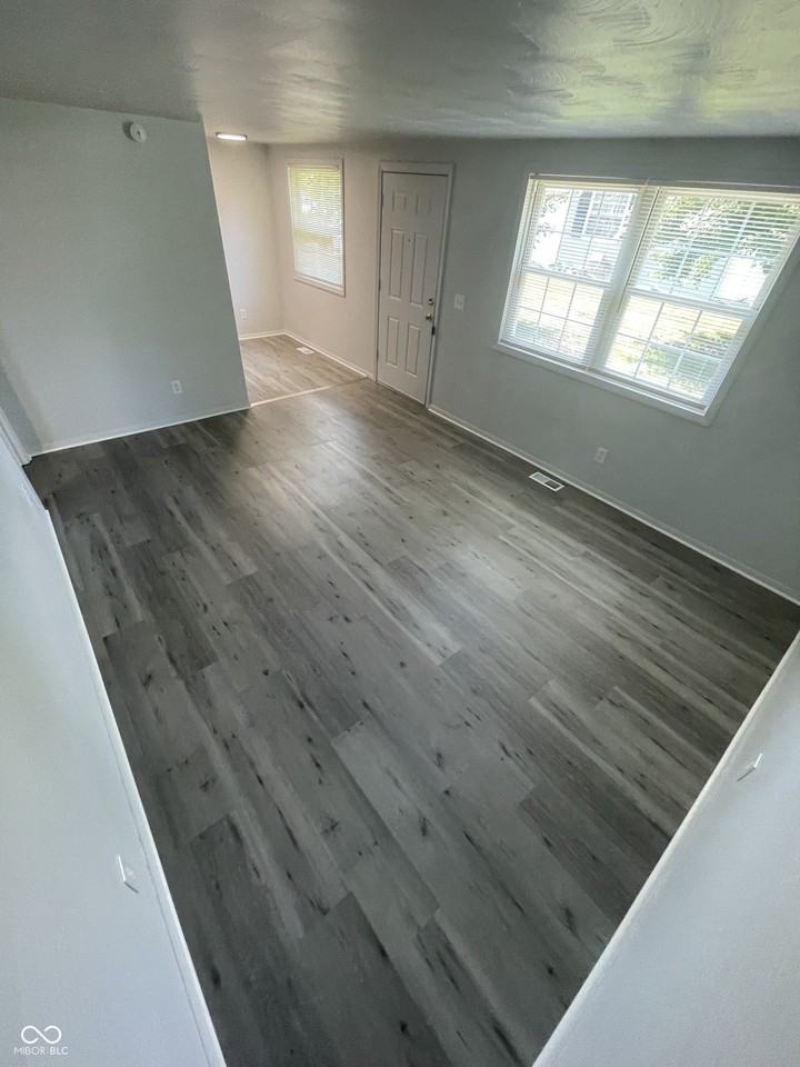 900 Sloan St #C - Photo 3 of 11