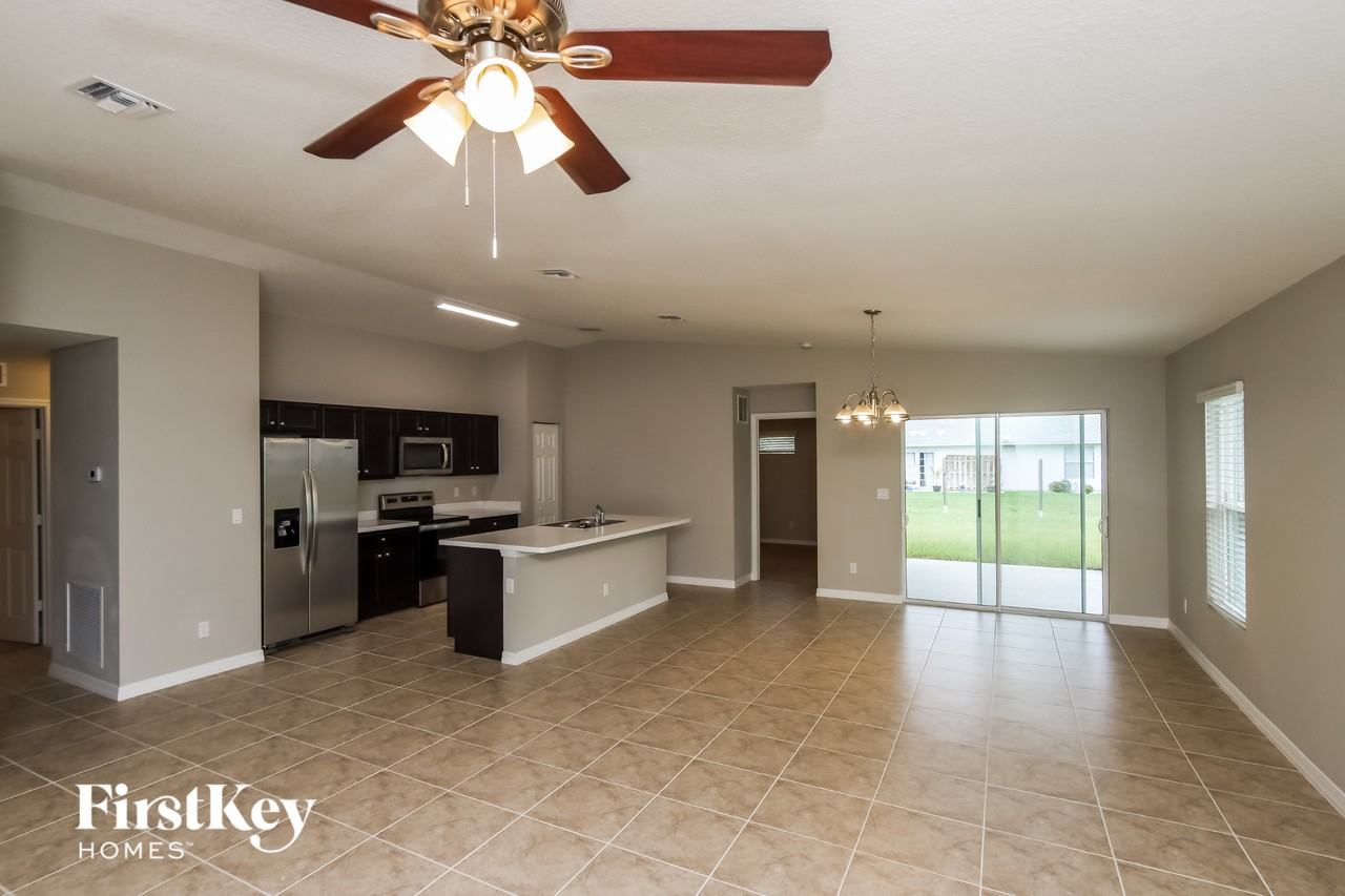 1018 Mohawk Ave Nw - Photo 3 of 15