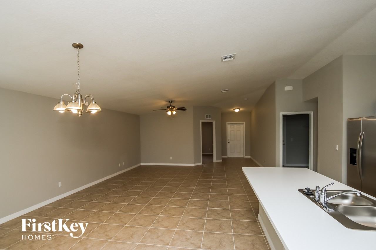 1018 Mohawk Ave Nw - Photo 4 of 15