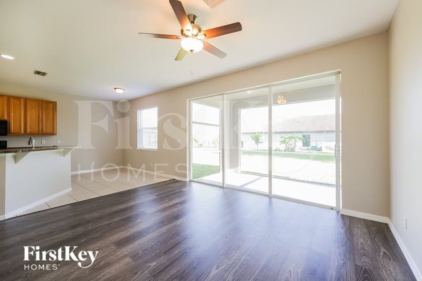 702 Center Lake St - Photo 6 of 16