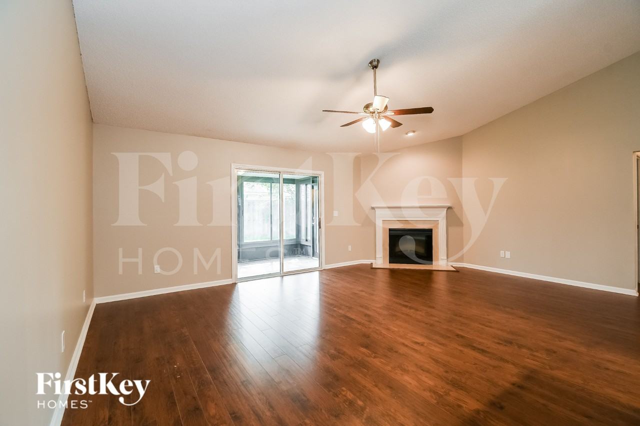 6530 Blue Leaf Ln - Photo 3 of 15