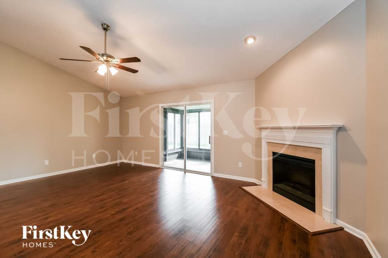 6530 Blue Leaf Ln - Photo 4 of 15