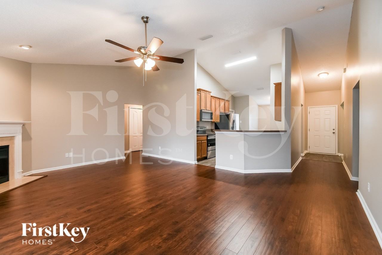 6530 Blue Leaf Ln - Photo 5 of 15