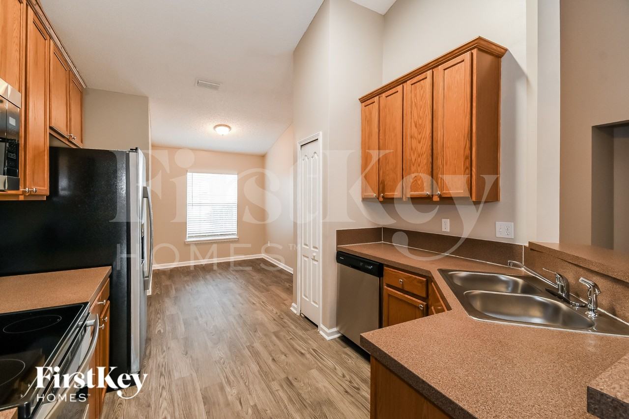 6530 Blue Leaf Ln - Photo 6 of 15