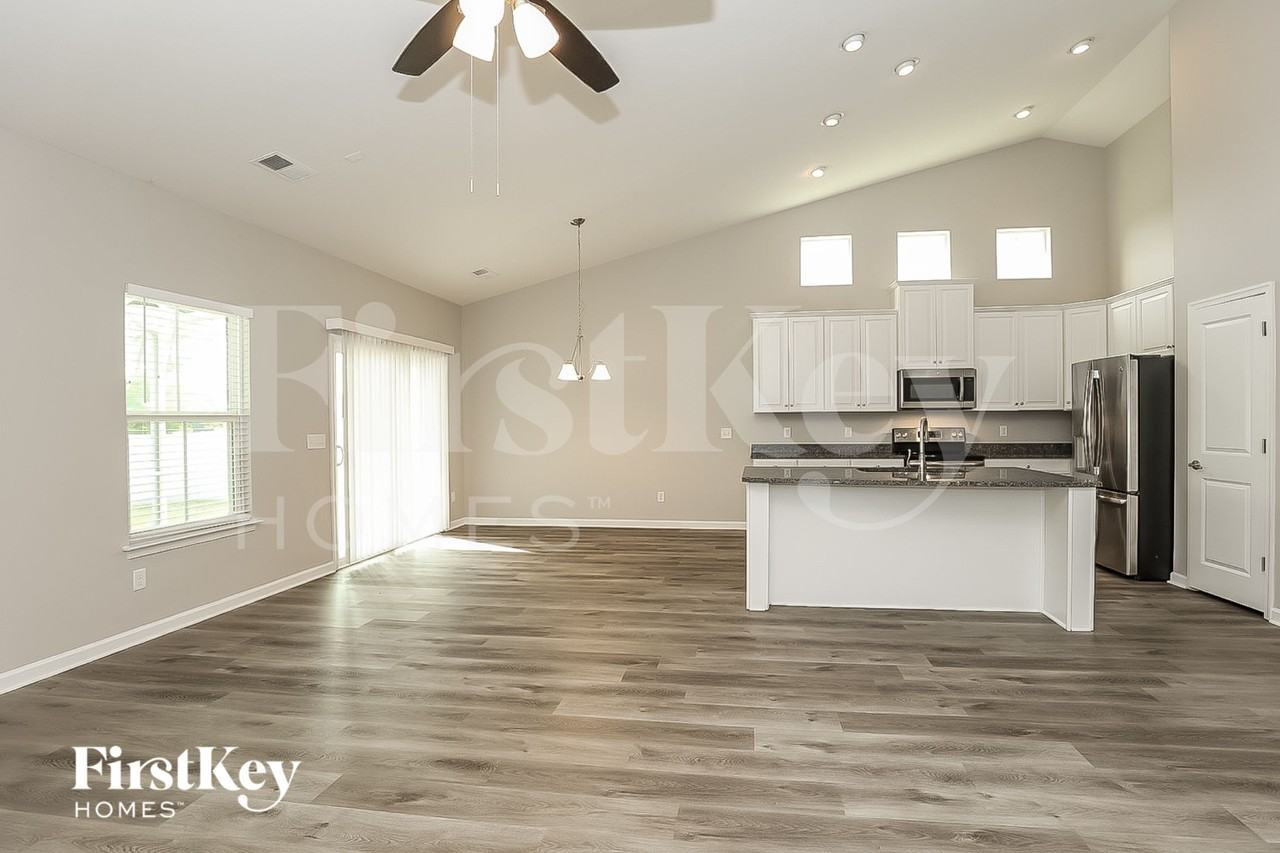 2800 Goose Creek Ln - Photo 3 of 15