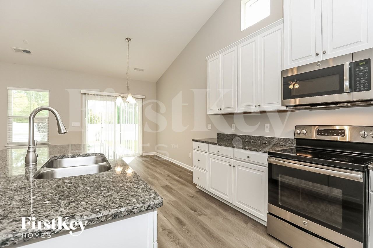 2800 Goose Creek Ln - Photo 6 of 15