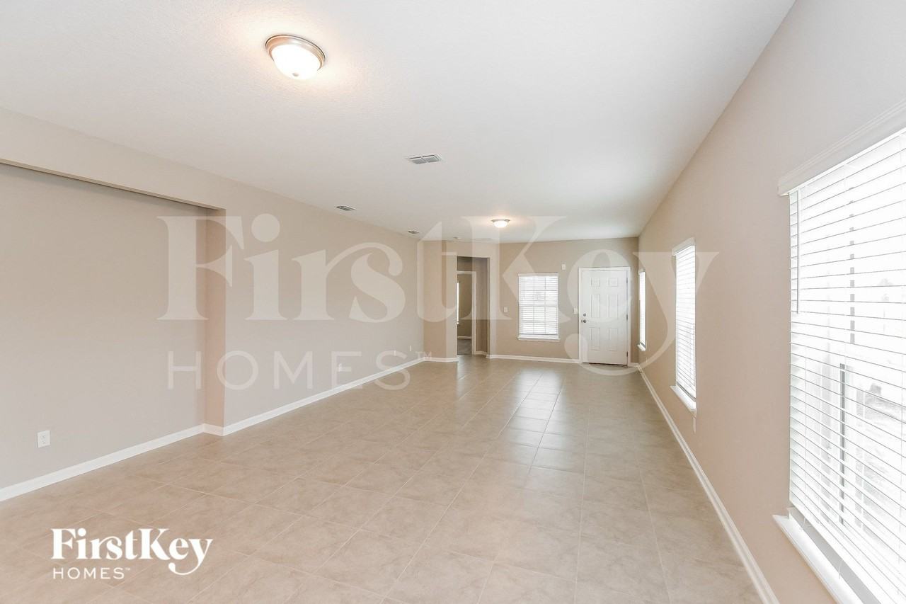 75310 Plumbago Trce - Photo 2 of 15