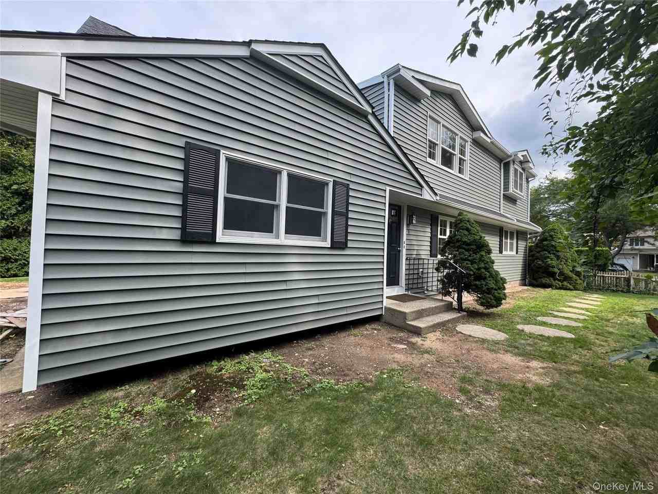 1 Towne Ct - Photo 2 of 21