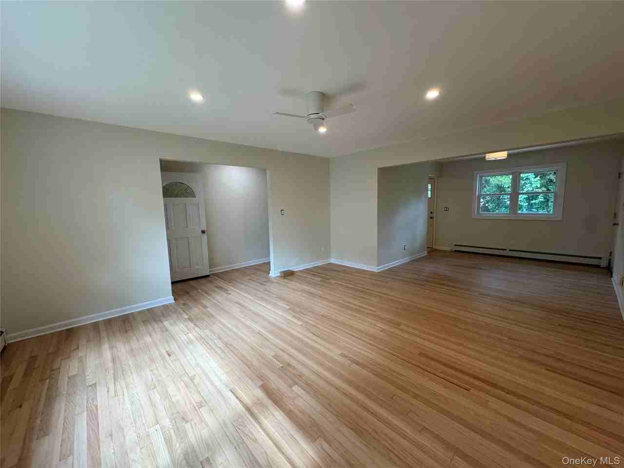 1 Towne Ct - Photo 5 of 21