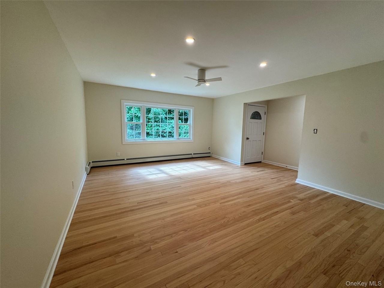 1 Towne Ct - Photo 6 of 21