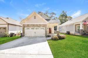 featured image of 2207 5th Ave S