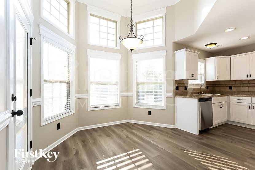 1165 Chinook Cir - Photo 5 of 15