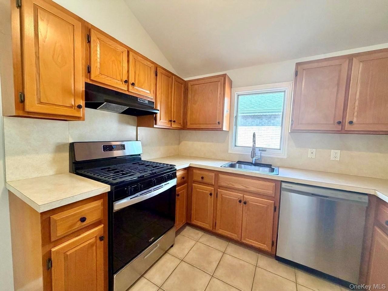 15724 20th Rd - Photo 2 of 13
