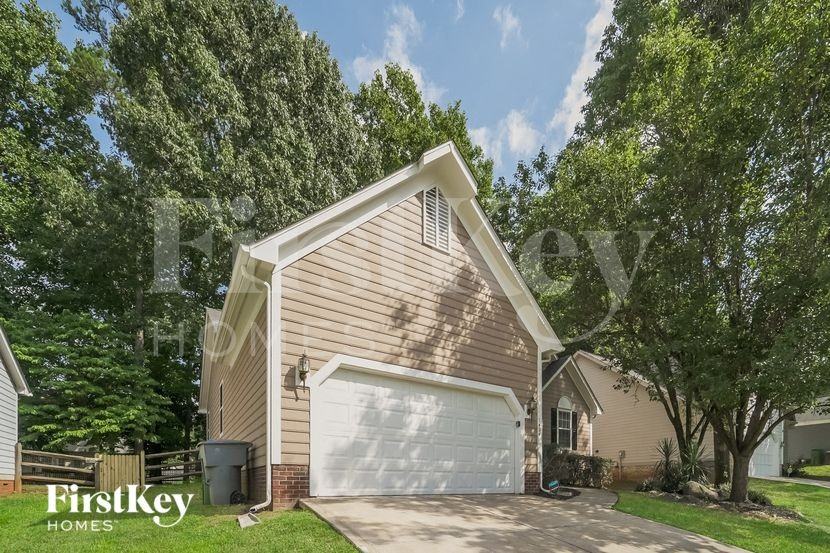7424 Hubbard Woods Rd - Photo 3 of 15