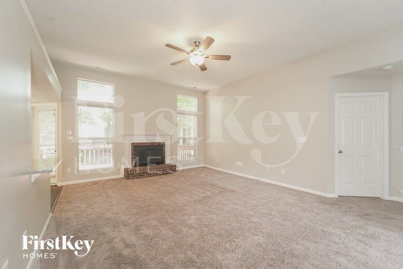 7424 Hubbard Woods Rd - Photo 5 of 15